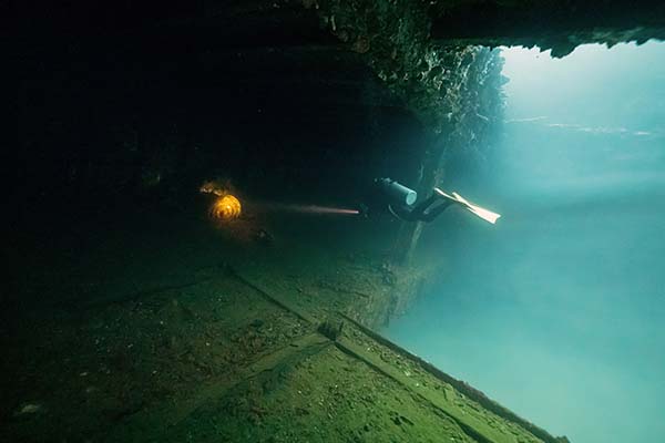 dive-sites-coron-busuanga_0009_DSC03824